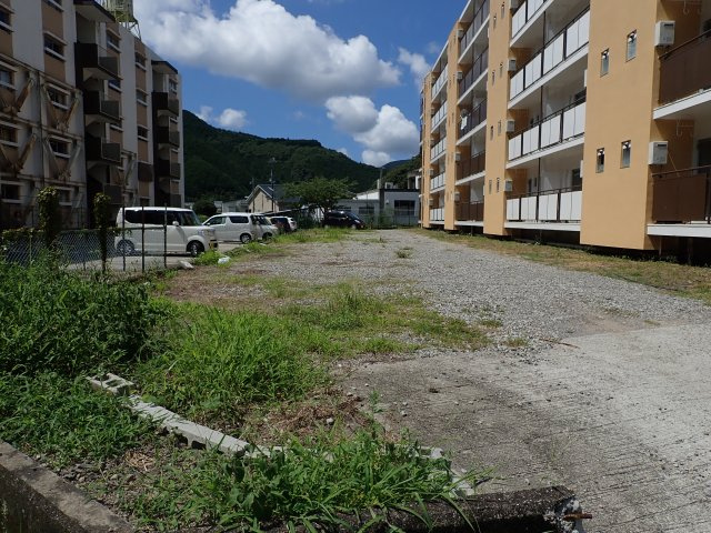 ヴィラナリー中辺路の駐車場