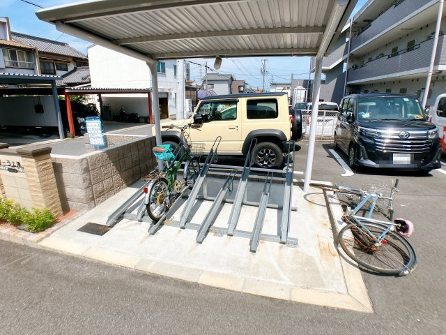 ビオーラ上池の駐車場