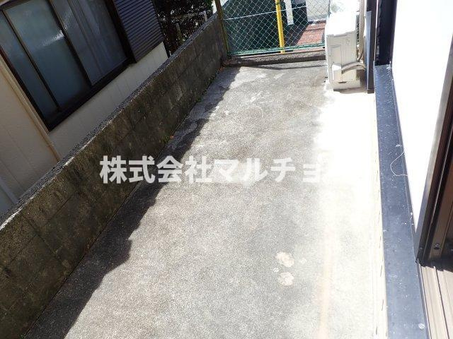 メゾンアルバＡのバルコニー|開放的で明るい空間を演出してくれるバルコニーです