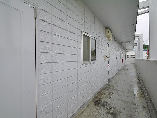 アベニーダ一番館のその他共用部分|玄関前のスペース
