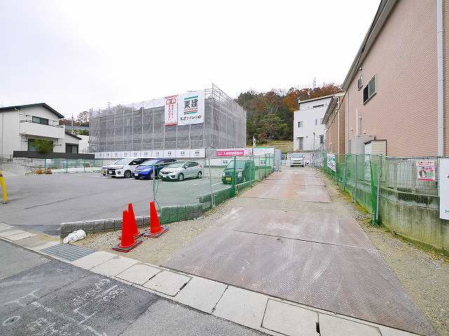 オリエンテ　トレの周辺