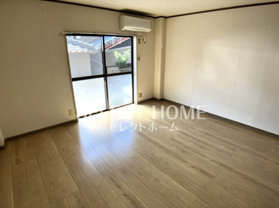 【寝室】 | ハイツメモリー | 広くて明るい寝室