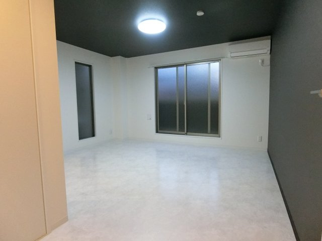 【寝室】 | ESCALADE