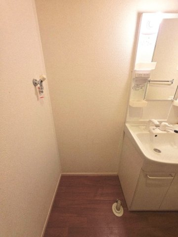 【設備】 | ルマ | 洗濯機置場