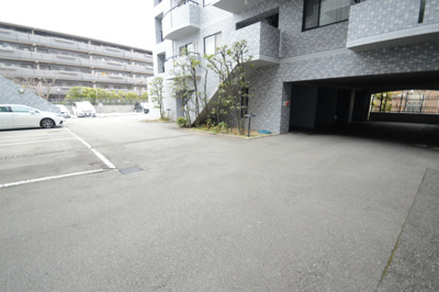 【駐車場】 | セントポリア箕面 | 駐車場の用意があります