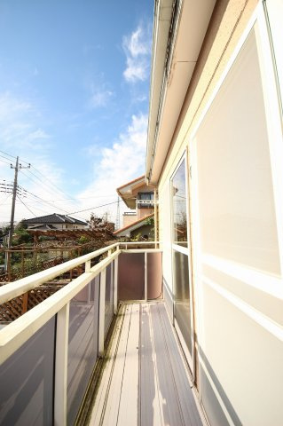 桜ハイツＢ棟のバルコニー|バルコニーからの眺めを楽しみながら食事をしませんか