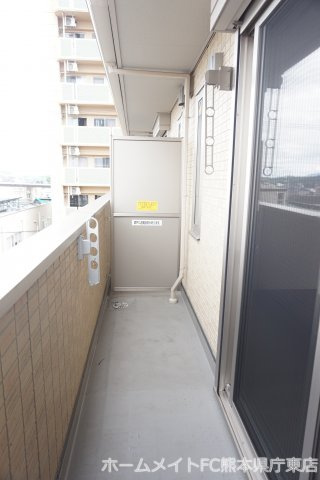 熊本市東区御領８丁目のアパートのバルコニー