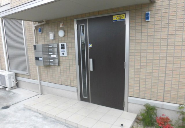 熊本市東区御領８丁目のアパートのエントランス