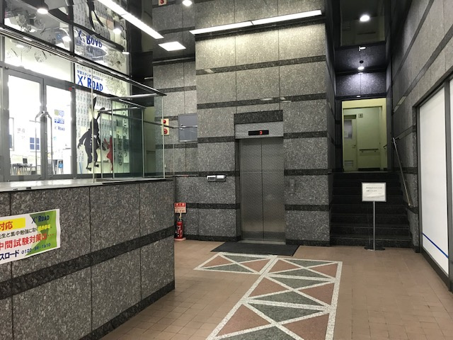 アーベイン仲町台のエントランス