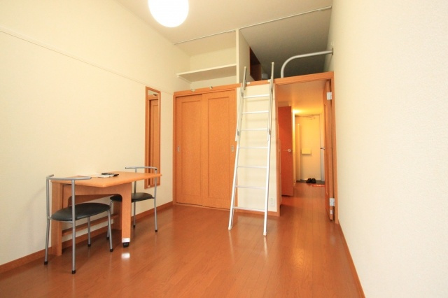 レオパレスエクセラの洋室