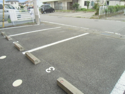 【駐車場】 | プリマヴェーラＢ