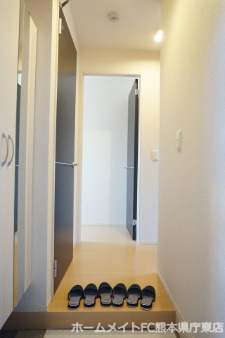 熊本市南区田井島３丁目のアパートの玄関