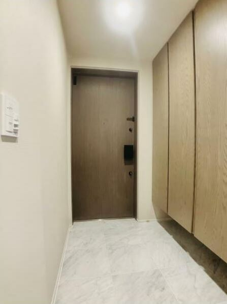 千代田区一番町の賃貸マンションの玄関