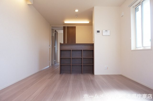熊本市南区御幸西４丁目のアパートの居間・リビング
