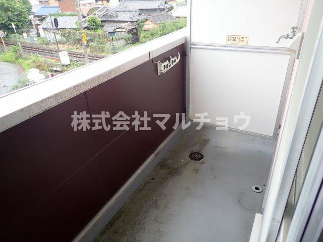 メゾンサンテのバルコニー|暖かな日差しのふりそそぐバルコニー