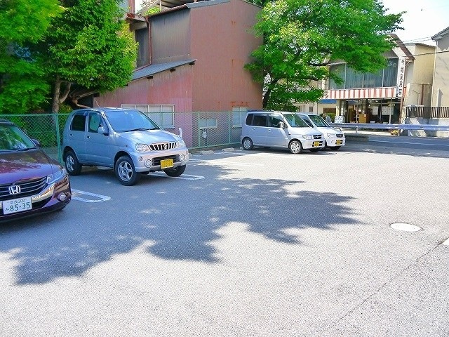 コモドビラⅢの駐車場|駐車場があります