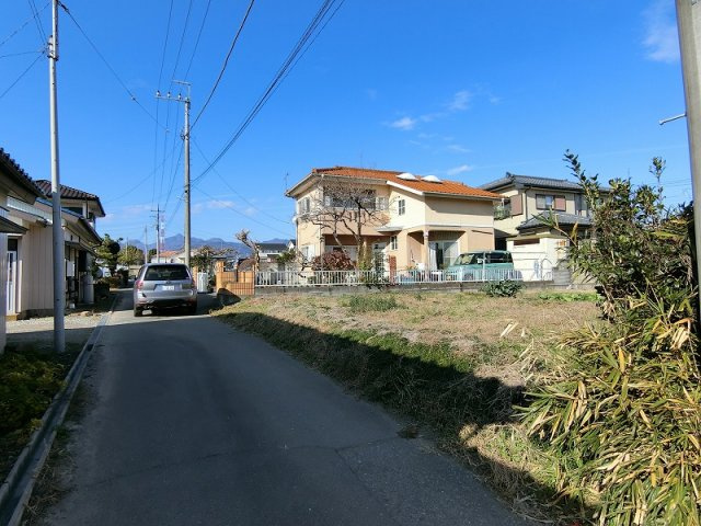 高崎市金古町　売地の前面道路含む現地写真