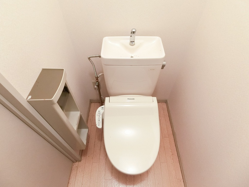 サンエクセル小森野Dのトイレ|落ち着いた色調のトイレです
