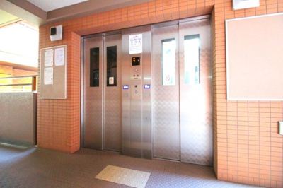 【その他共用部分】 | パデシオン宇治伊勢田Ⅱ番館 | エレベーターが《2基》あり順番待ちが緩和されます。得に忙しい出勤前などは助かりますね。