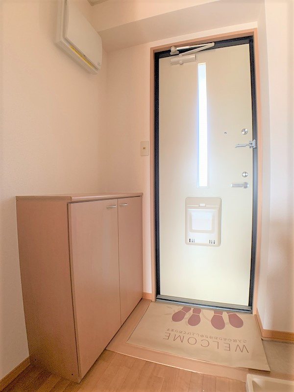 リバーサイド下小路の玄関