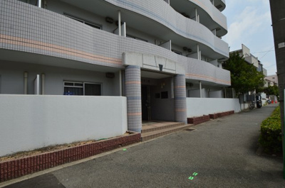 【エントランス】 | シャトラン弓木参番館