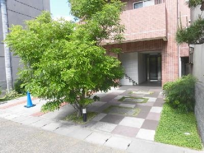 Forest court（フォレストコート）のエントランス