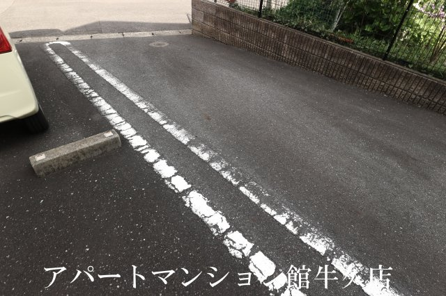 ブルースカイの駐車場