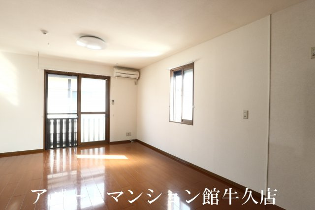 ブルースカイの居間・リビング