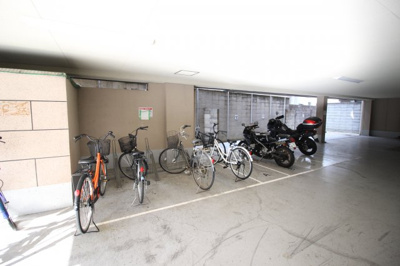 【その他共用部分】 | ロンモンターニュ小阪 | ☆屋根付き駐輪場☆