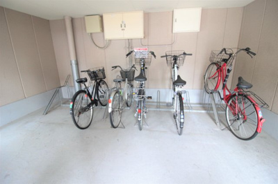 【駐車場】 | ロンモンターニュ小阪