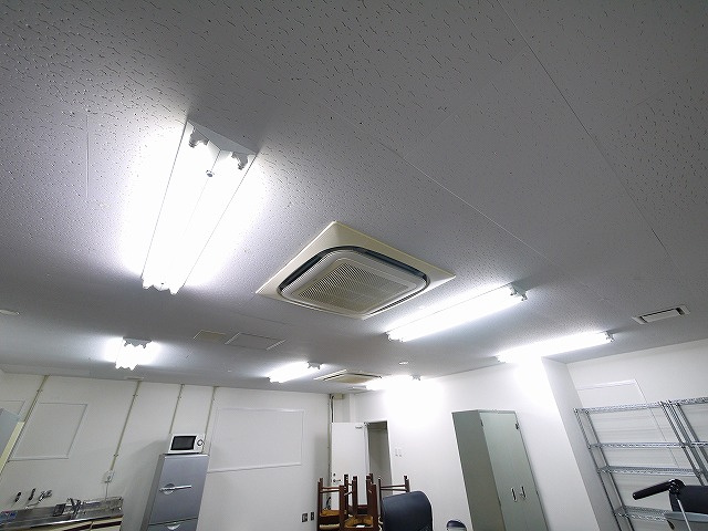 トーマスビルの内装