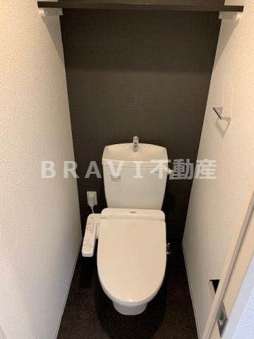 アドバンス大阪城シュアーヴ　BRAVI不動産のトイレ|【アドバンス大阪城シュアーヴ】シンプルで使いやすいトイレです