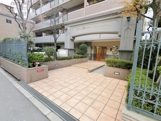 【エントランス】