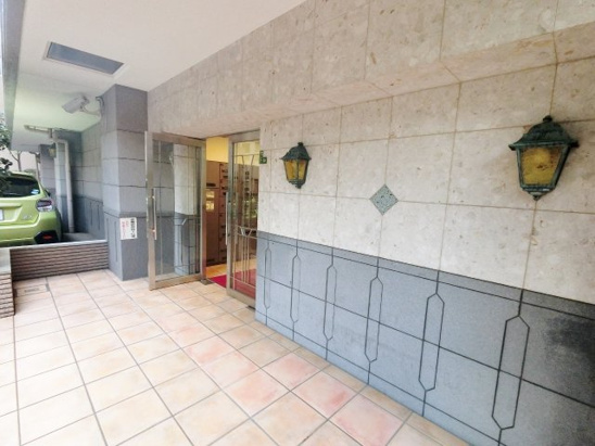 【エントランス】