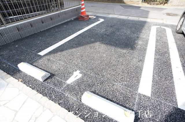 レジェンドバレーAの駐車場