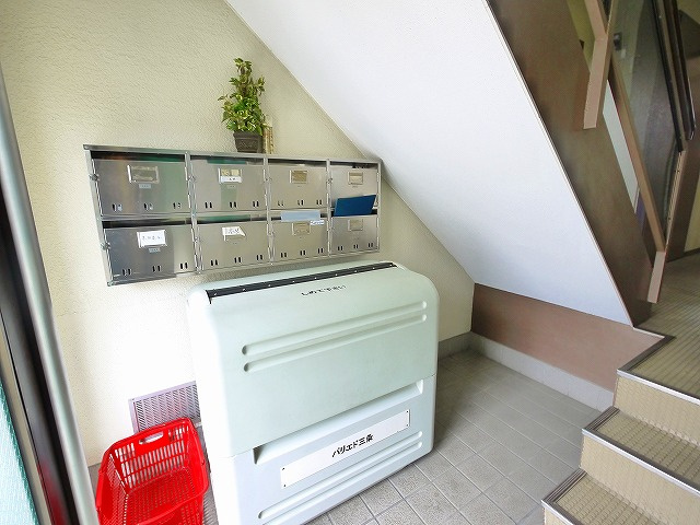 パリエ・ド・三条のその他共用部分|敷地内にゴミ置き場があります