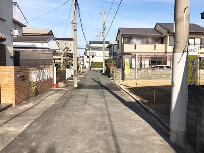 【前面道路含む現地写真】 | タイセイパレス北楠の里町 | 前面道路の幅員は約4ｍですが、現地土地は道路付きがいいので、車の出し入れしやすいです！
現地写真（2019年12月）