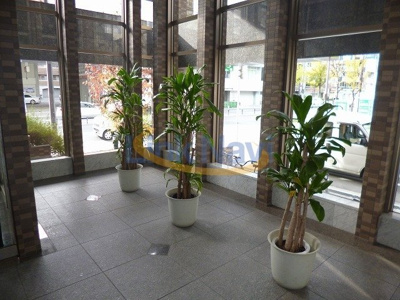 【エントランス】 | リーガル西梅田 | 落ち着いたエントランスです