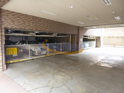 【駐車場】 | リーガル西梅田 | 駐車場があります