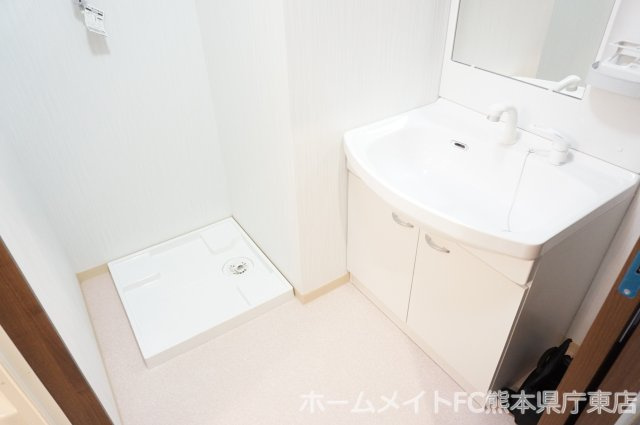 CHELSEA MANOR新屋敷の独立洗面台