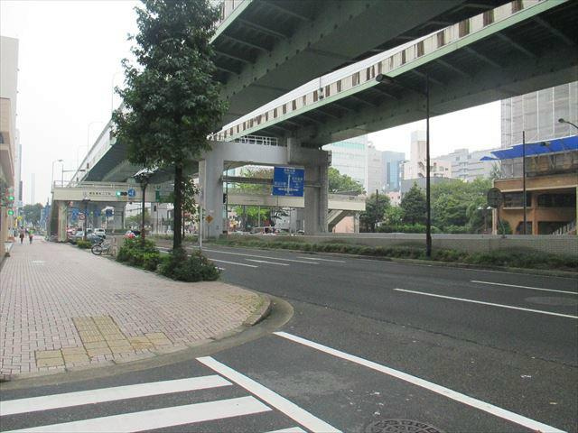 プレサンスロジェ高岳駅前の外観