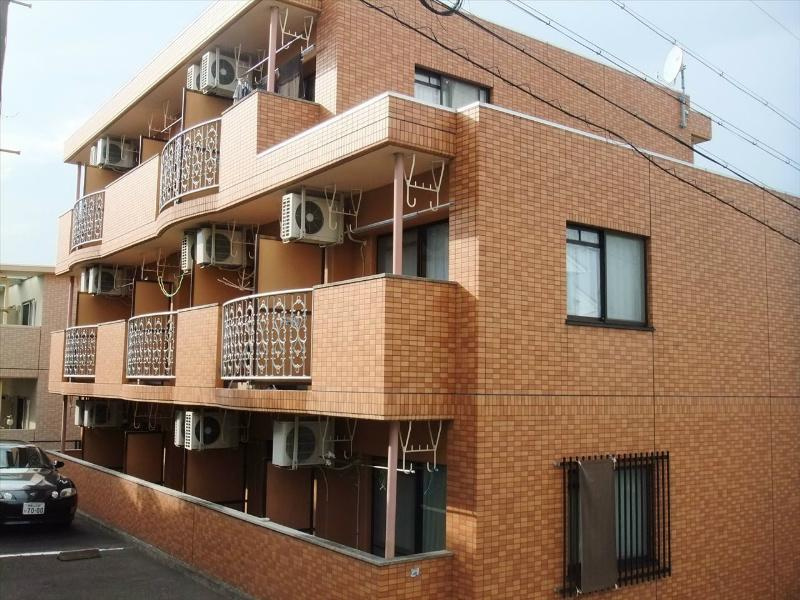ヒルズ本山南の外観