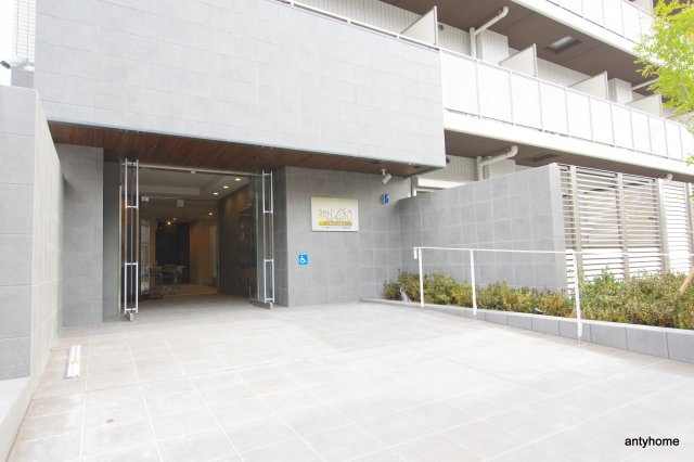ベラジオ三国駅前　仲介手数料無料のエントランス