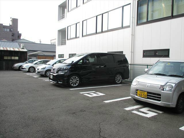 名古屋市昭和区阿由知通４丁目の賃貸マンションの駐車場