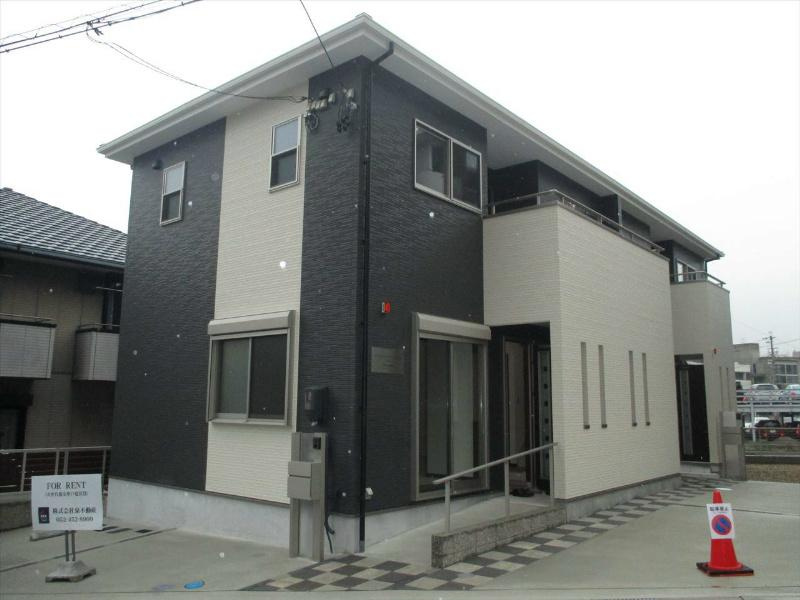 名古屋市千種区朝岡町１丁目の一戸建ての外観