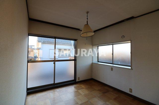 麦倉方貸家の洋室