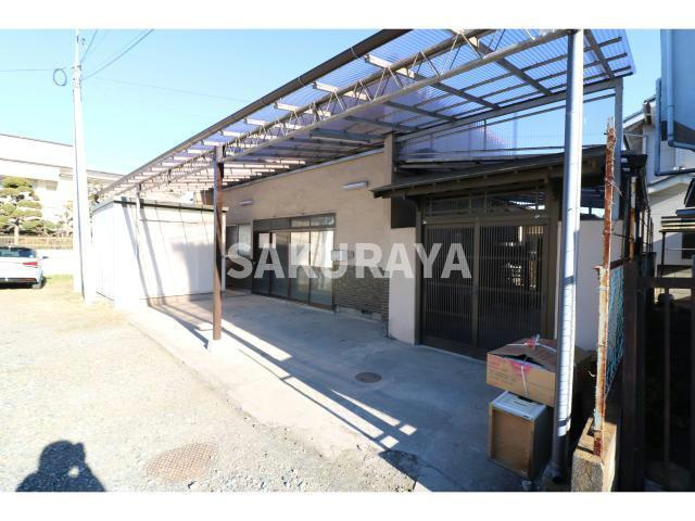 麦倉方貸家の外観