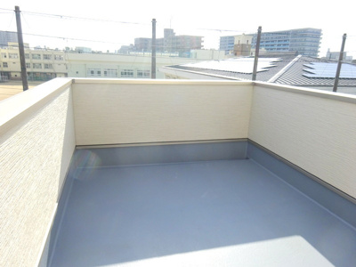 【展望】 | ケーズグランデ　海老江２ | 実際の施工例のルーフバルコニーです。お洗濯を干すのも、チェアを置いてくつろぐことも自由自在です♪