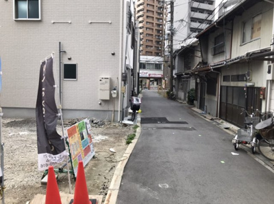 【前面道路含む現地写真】 | ケーズグランデ　海老江２ | 前道写真です。
前道4ｍあるので車庫入れもしやすいですね♪