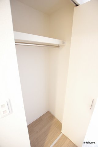プレサンス淡路駅前　仲介手数料無料の収納